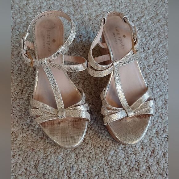 Kate Spade New York 10 GOLD METALLIC LEATHER Cork WEDGE Strappy SANDALS size 6M - Picture 1 of 11